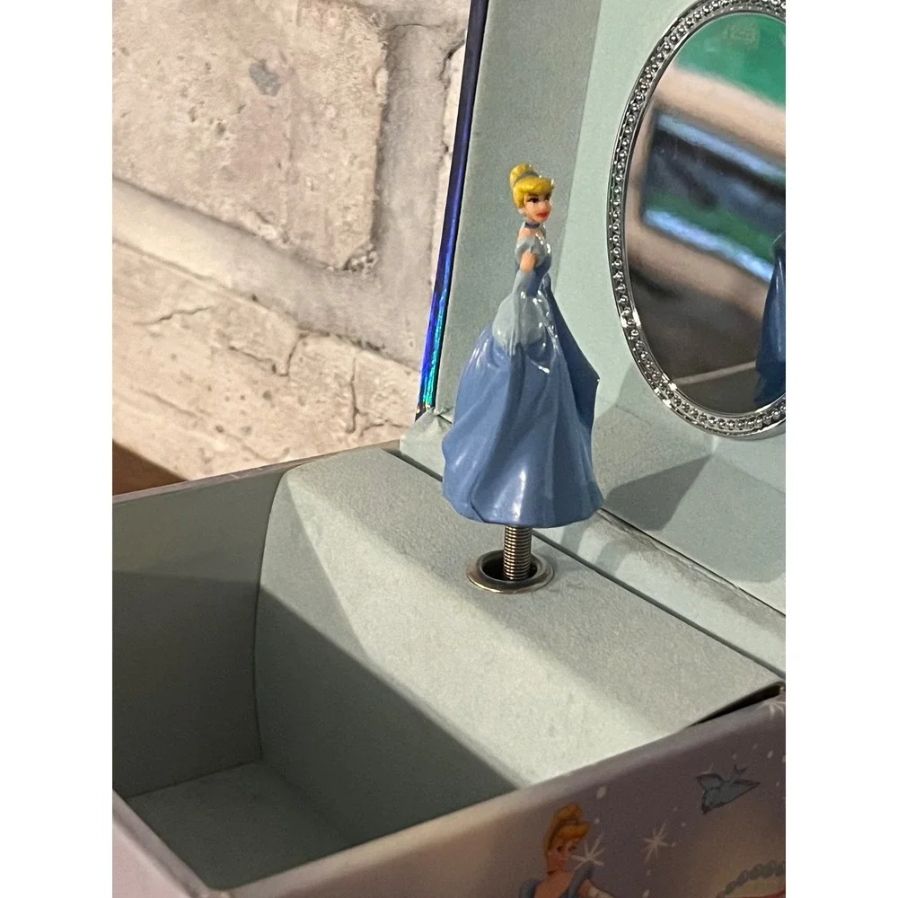Vintage‎ Early 2000s Cinderella Musical Jewelry Box